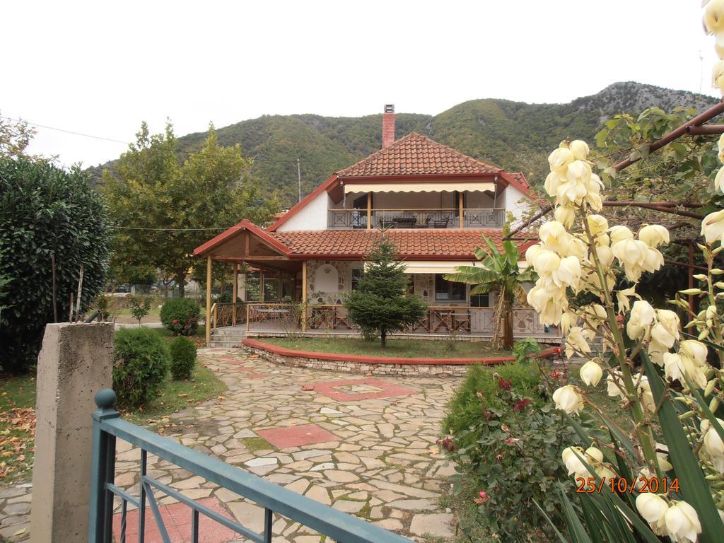 Guesthouse Agnandi Káto Loutrákion Szoba fotó