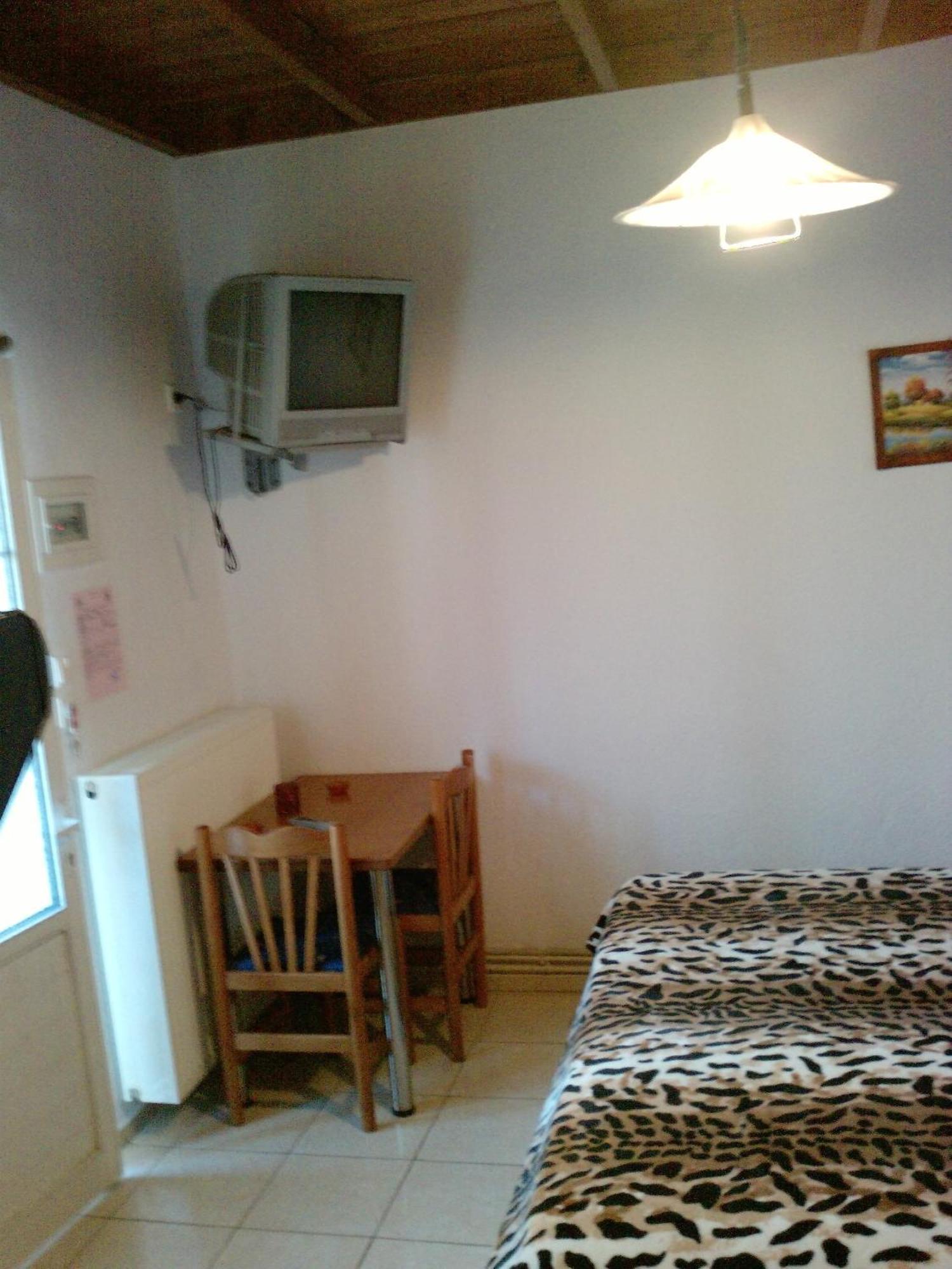 Guesthouse Agnandi Káto Loutrákion Kültér fotó
