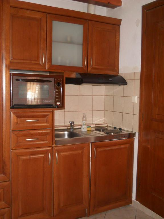 Guesthouse Agnandi Káto Loutrákion Szoba fotó
