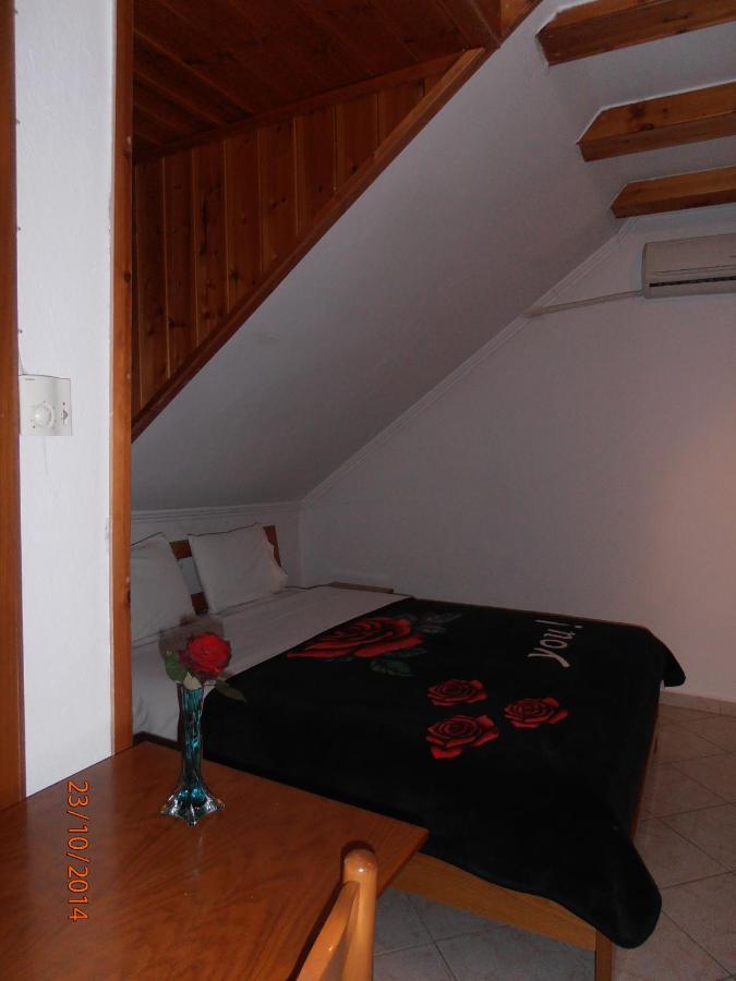 Guesthouse Agnandi Káto Loutrákion Kültér fotó